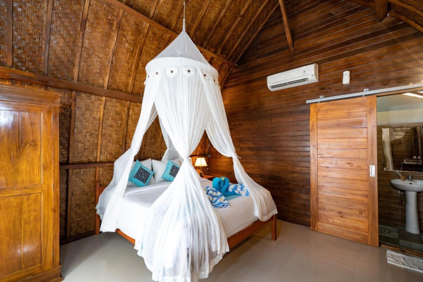 Sundi Ocean Bungalow By Abm Toyapakeh Habitación foto
